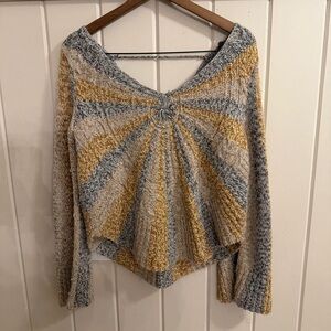 Women’s Free People V-Neck Sweater in Gray, Cream, and Gold, Size XS (S)